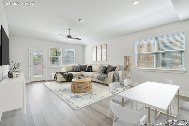 Listing photo id 5 for 11554 Cottage Point
