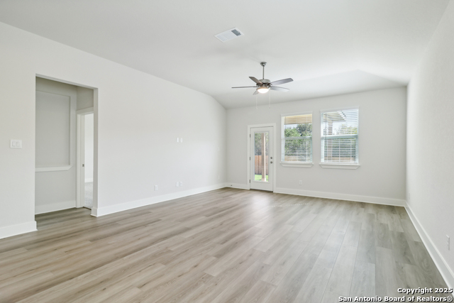 Listing photo id 6 for 11554 Cottage Point