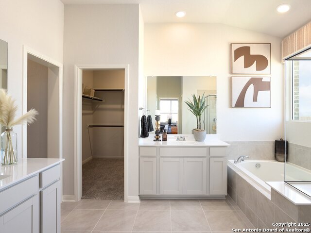 Listing photo id 4 for 9802 Prairie Way Blvd