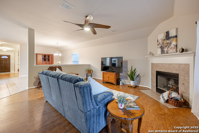 Image 10 of 40 For 8836 Gustine