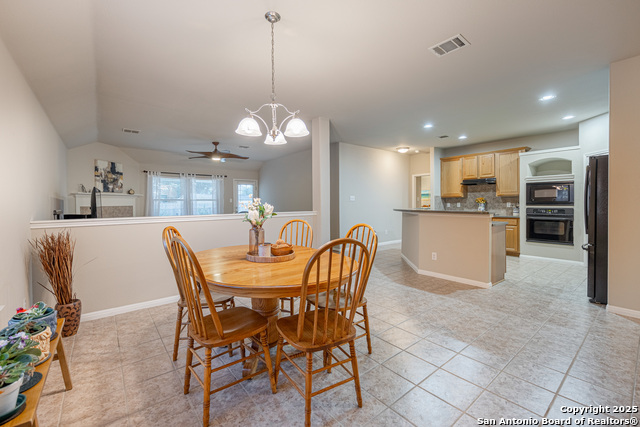 Image 11 of 40 For 8836 Gustine