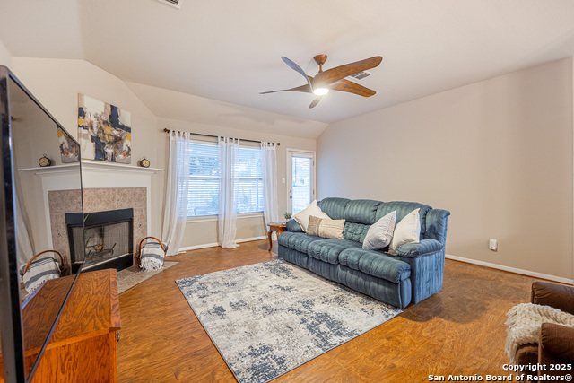 Image 15 of 40 For 8836 Gustine