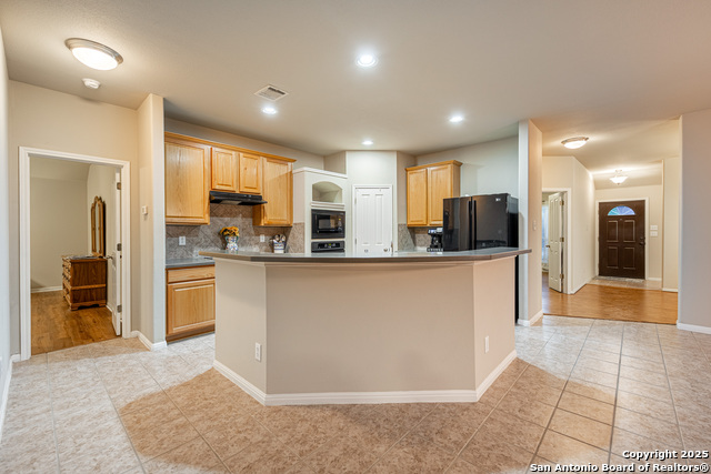 Image 16 of 40 For 8836 Gustine