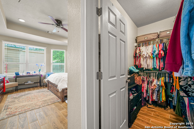 Listing photo id 12 for 9927 Sandy Fld