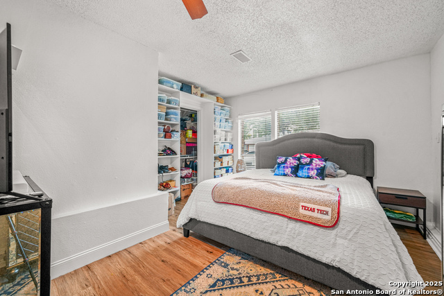 Listing photo id 14 for 9927 Sandy Fld