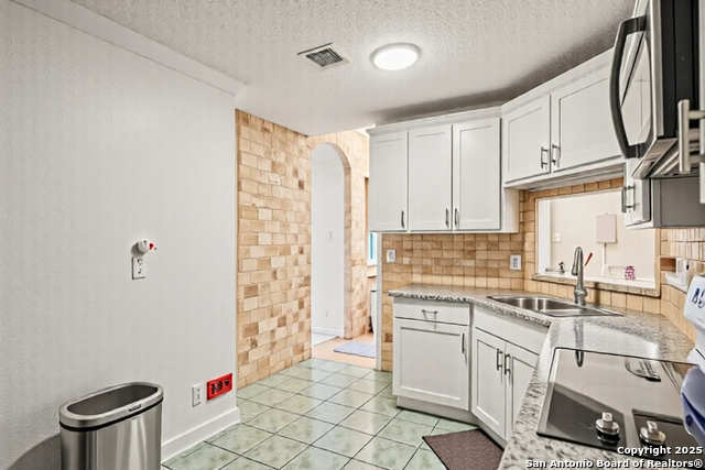 Listing photo id 4 for 9927 Sandy Fld