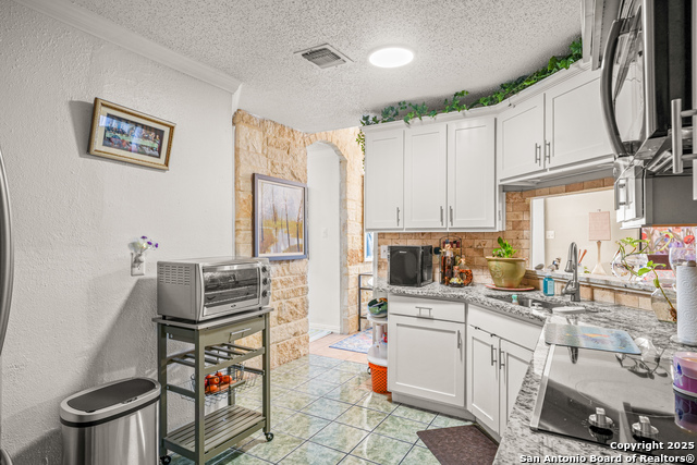Listing photo id 5 for 9927 Sandy Fld