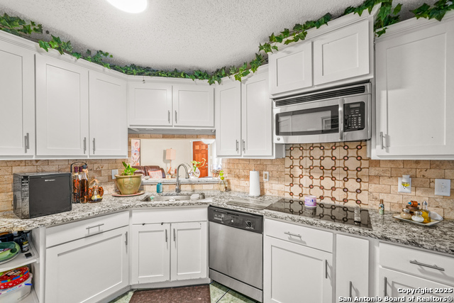 Listing photo id 6 for 9927 Sandy Fld