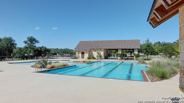 Listing photo id 4 for 14207 May Mist