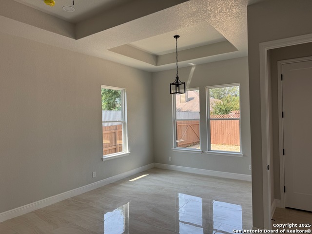 Listing photo id 11 for 15609 Fox Lane