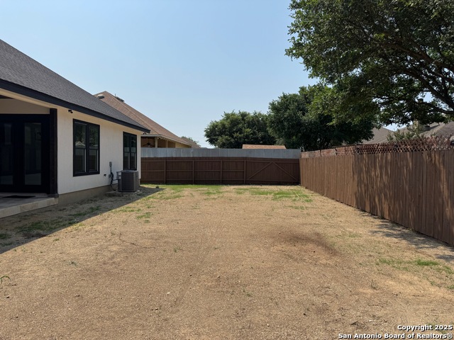 Listing photo id 17 for 15609 Fox Lane