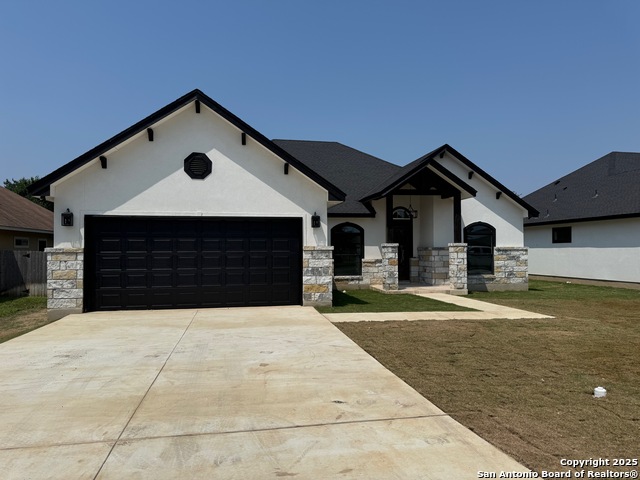 Listing photo id 0 for 15609 Fox Lane
