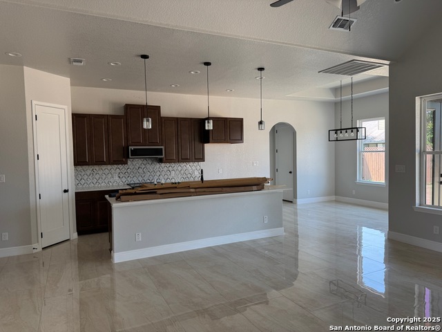 Listing photo id 3 for 15609 Fox Lane