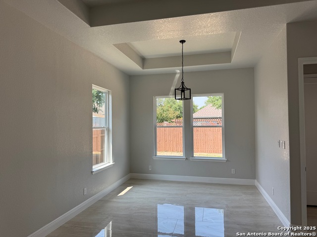 Listing photo id 4 for 15609 Fox Lane