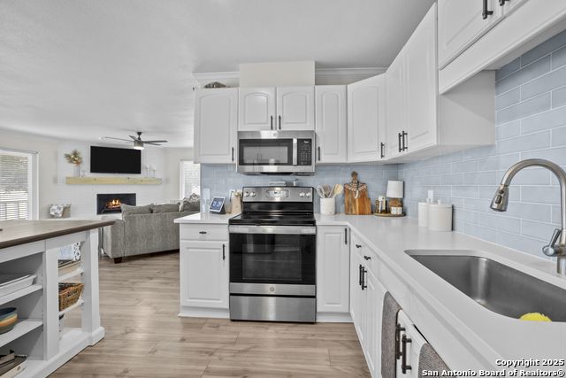 Listing photo id 10 for 220 Glenvalley