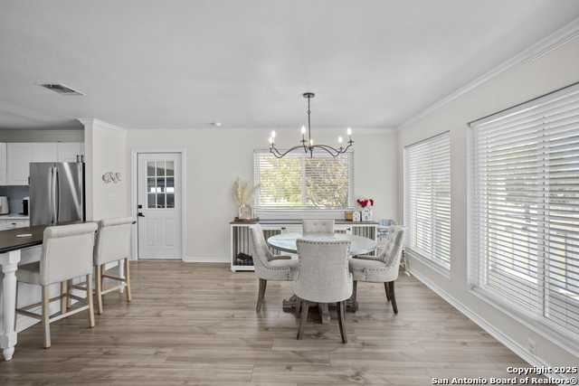 Listing photo id 14 for 220 Glenvalley