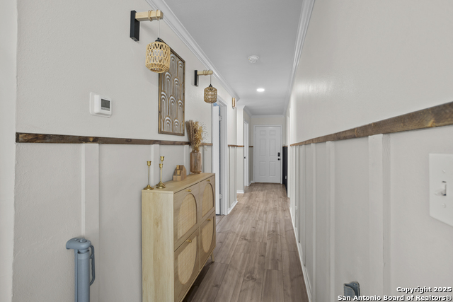 Listing photo id 15 for 220 Glenvalley