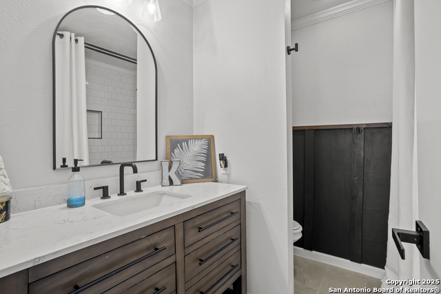 Listing photo id 23 for 220 Glenvalley
