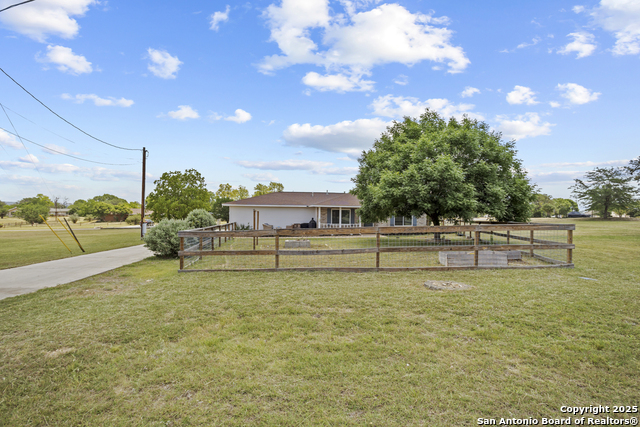 Listing photo id 26 for 220 Glenvalley