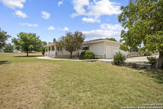 Listing photo id 1 for 220 Glenvalley