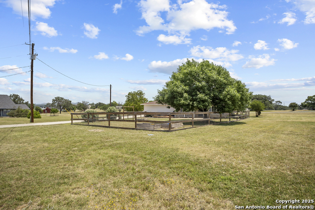Listing photo id 28 for 220 Glenvalley