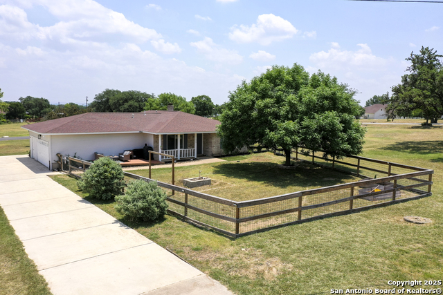 Listing photo id 29 for 220 Glenvalley