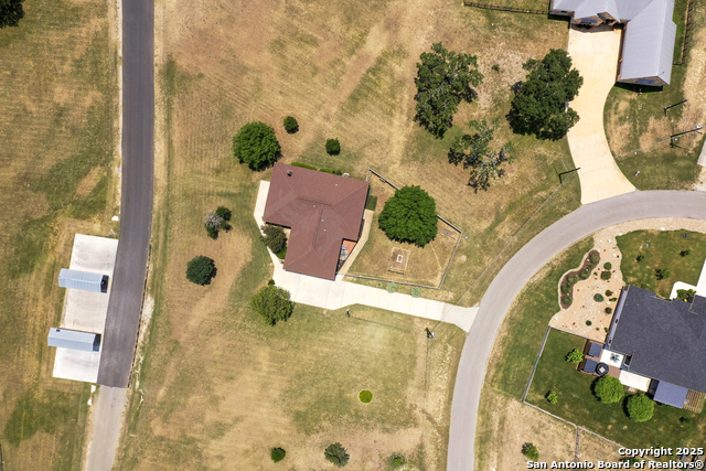 Listing photo id 31 for 220 Glenvalley