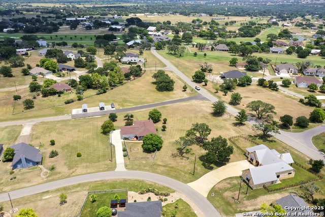 Listing photo id 33 for 220 Glenvalley