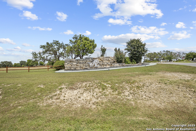 Listing photo id 34 for 220 Glenvalley