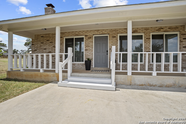 Listing photo id 2 for 220 Glenvalley