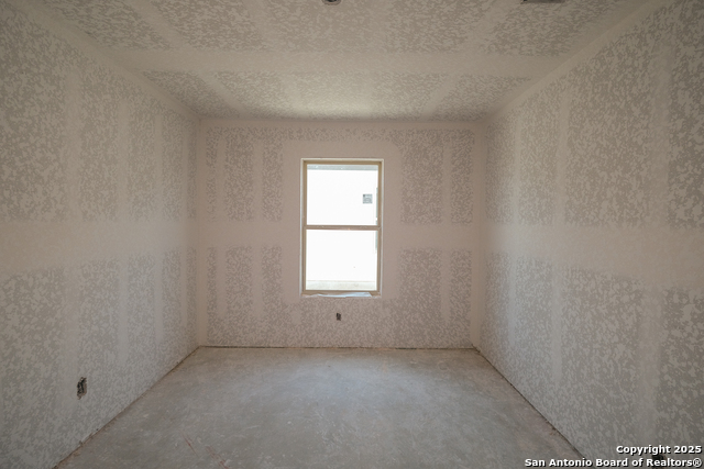 Listing photo id 13 for 4307 Carlotta Drive