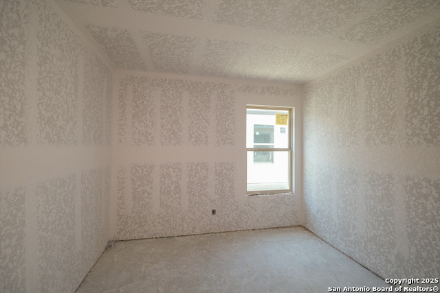 Listing photo id 15 for 4307 Carlotta Drive