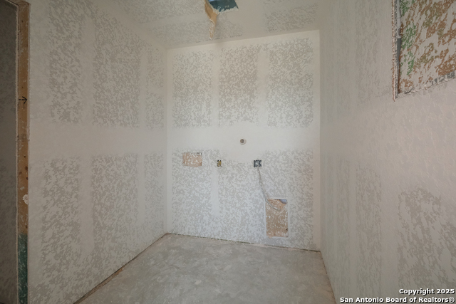 Listing photo id 17 for 4307 Carlotta Drive