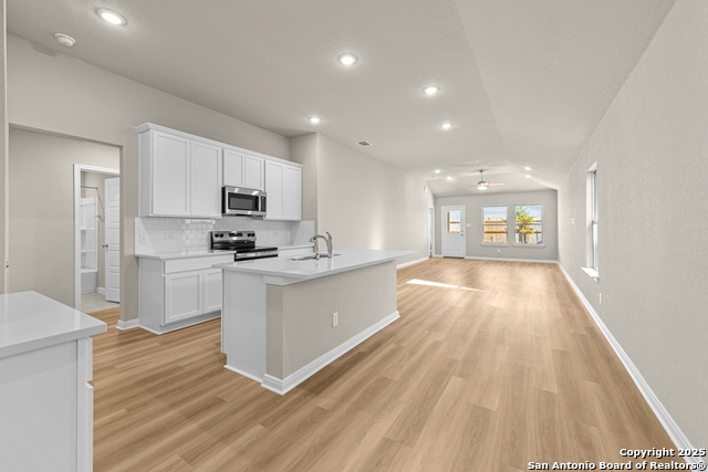 Listing photo id 20 for 4307 Carlotta Drive