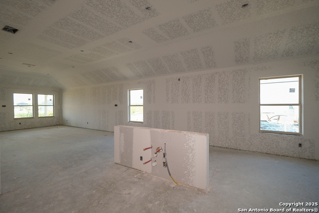 Listing photo id 6 for 4307 Carlotta Drive