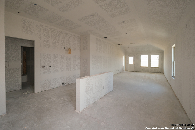 Listing photo id 7 for 4307 Carlotta Drive