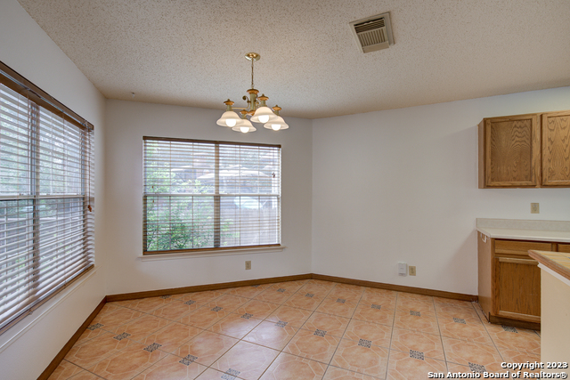 Image 11 of 41 For 10138 Sandbrook Hill