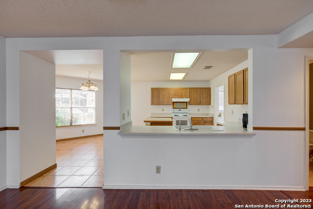 Image 12 of 41 For 10138 Sandbrook Hill