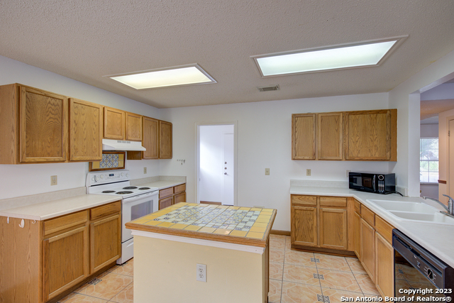 Image 16 of 41 For 10138 Sandbrook Hill