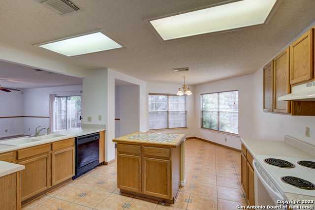 Image 17 of 41 For 10138 Sandbrook Hill