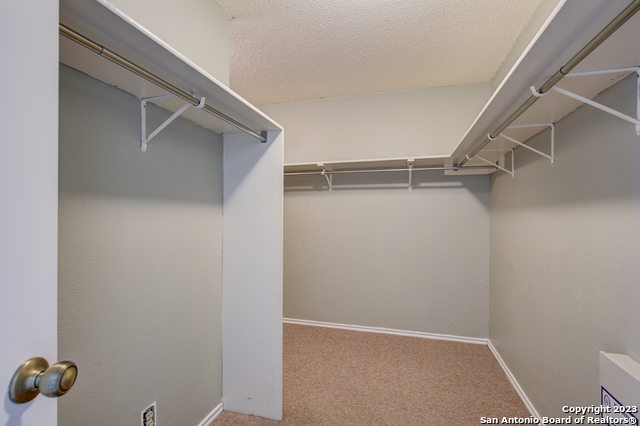 Image 25 of 41 For 10138 Sandbrook Hill