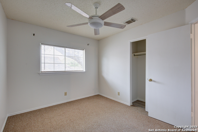 Image 29 of 41 For 10138 Sandbrook Hill