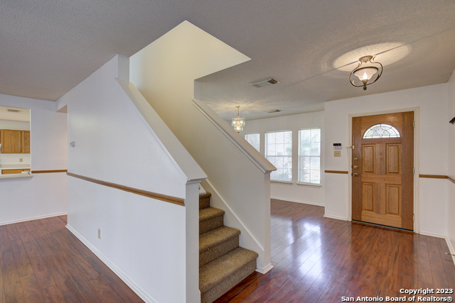 Image 5 of 41 For 10138 Sandbrook Hill