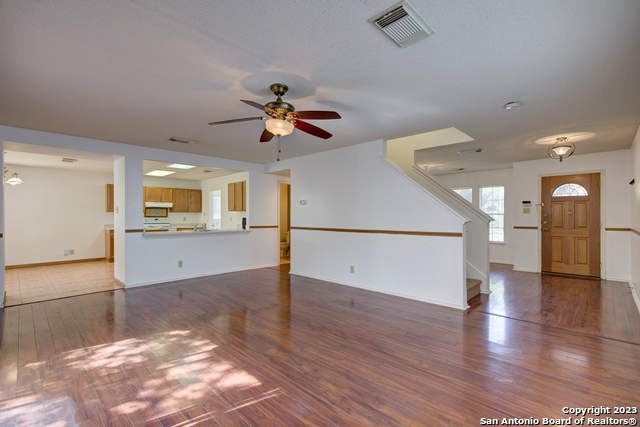 Image 9 of 41 For 10138 Sandbrook Hill