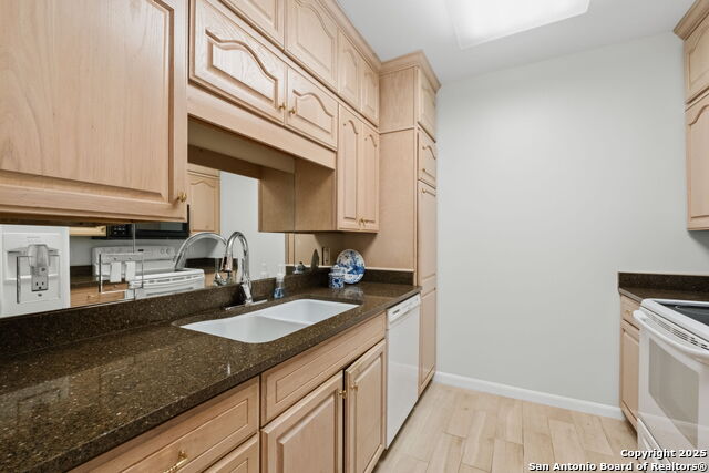 Image 3 of 43 For 1 Towers Park Ln  1108