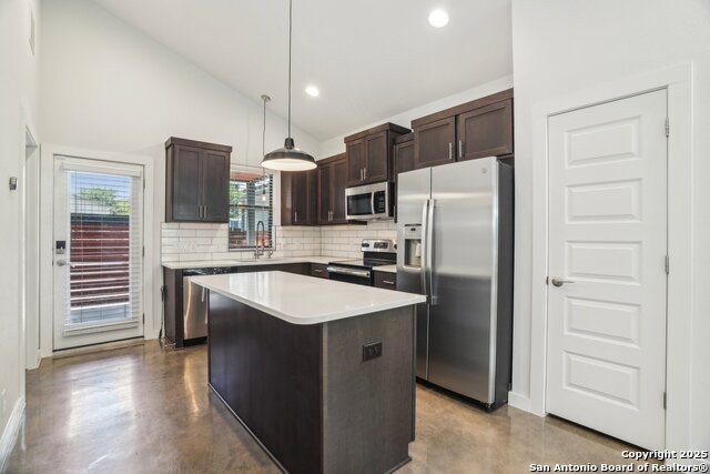 Image 14 of 40 For 1130 N Olive St