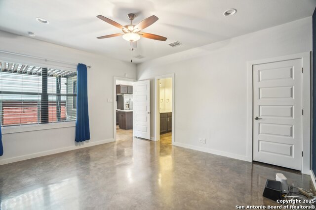 Image 17 of 40 For 1130 N Olive St