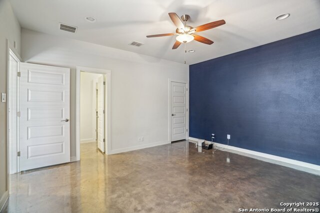 Image 18 of 40 For 1130 N Olive St