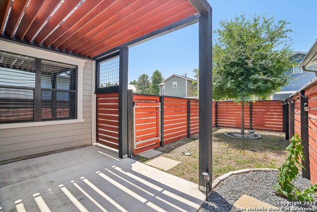 Image 32 of 40 For 1130 N Olive St