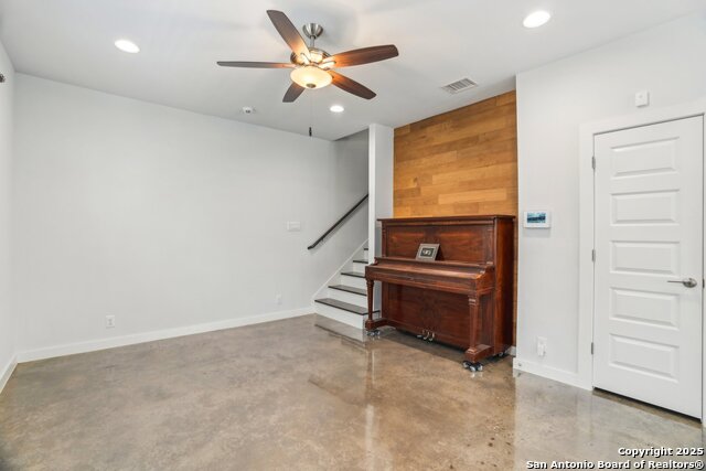 Image 4 of 40 For 1130 N Olive St